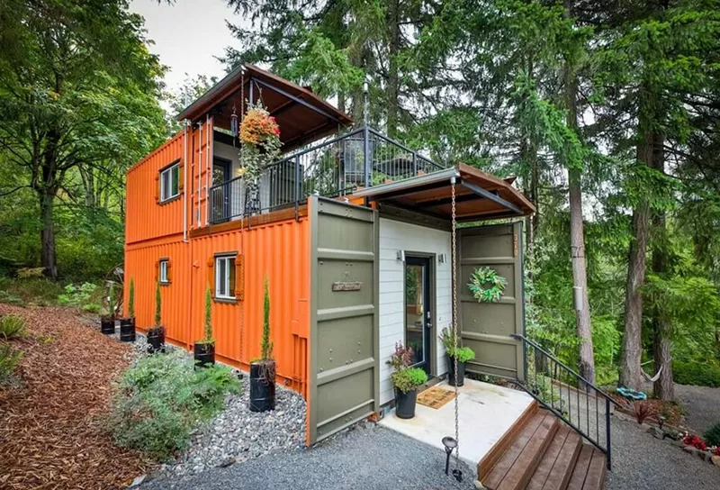 Prefabricated assembled container house